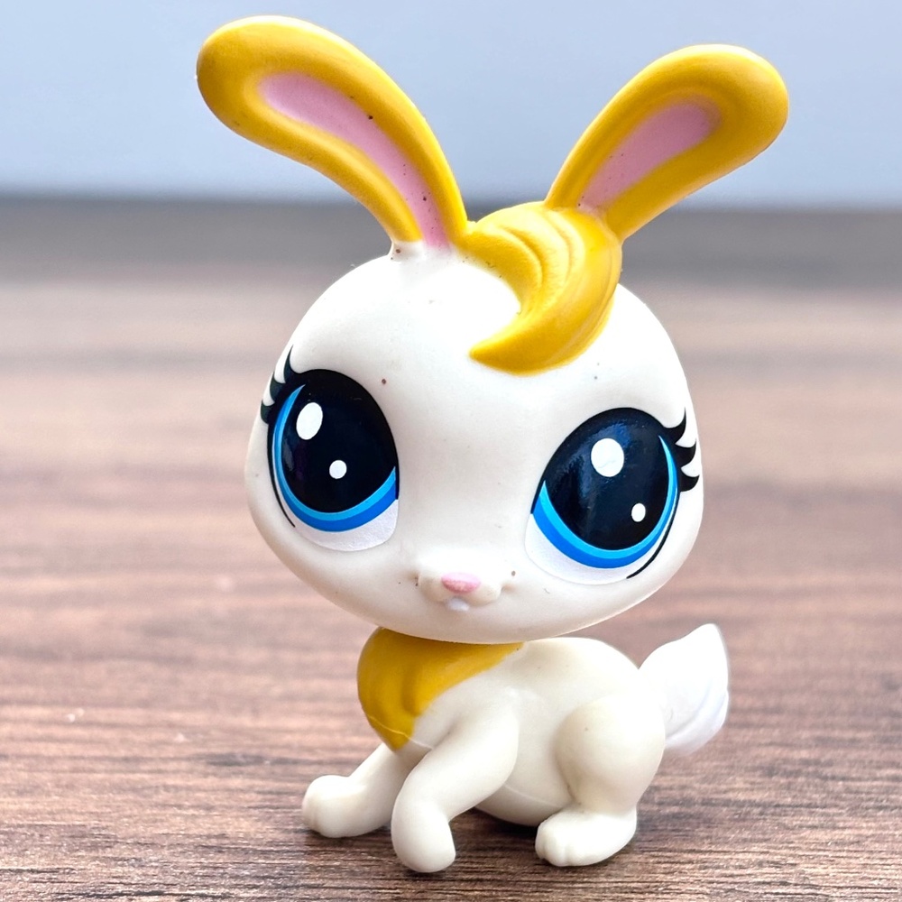 Littlest Pet Shop LPS White Yellow Rabbit RAMBLES BUNNYTON #1-129 Toy Figure